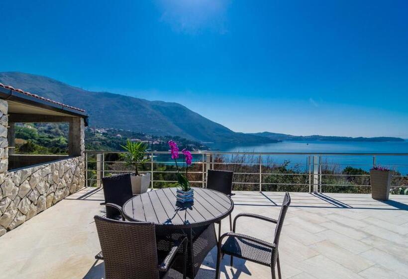 סטודיו סטנדרטי עם נוף לים ומרפסת, Apartments Sandito