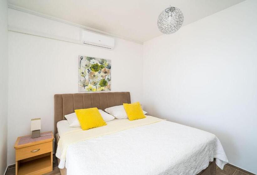 חדר סטנדרט נוף לים עם טרסה, Apartments Sandito