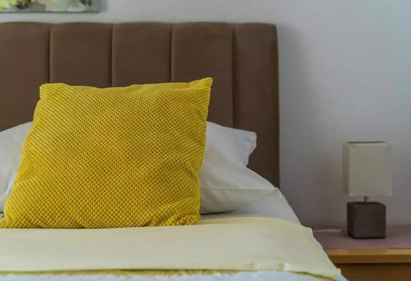 اتاق استاندارد با تراس و چشم‌انداز دریا, Apartments Sandito