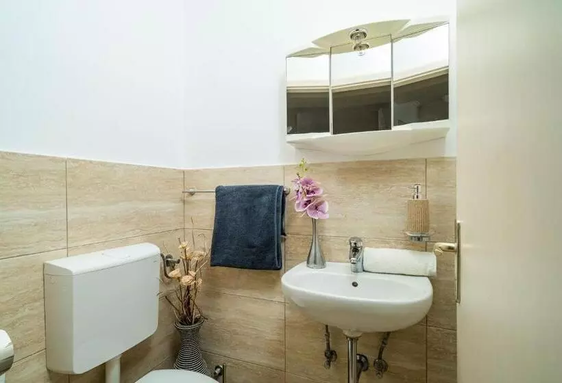 آپارتمان 2 خوابه با چشم‌انداز دریا, Apartments Sandito