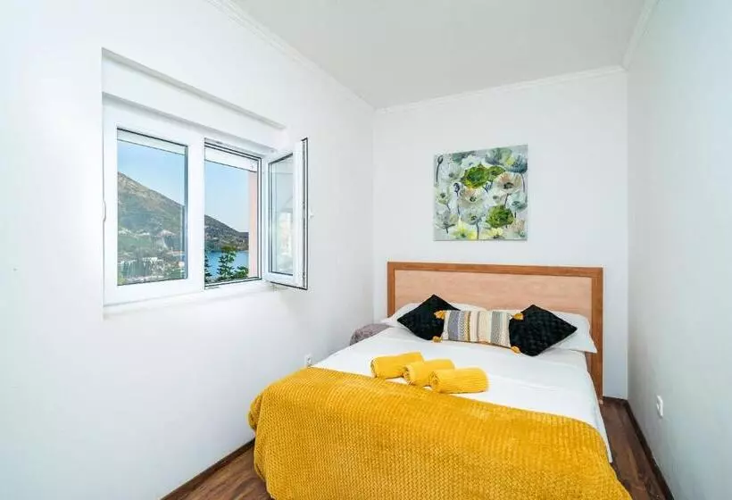 آپارتمان 2 خوابه با چشم‌انداز دریا, Apartments Sandito