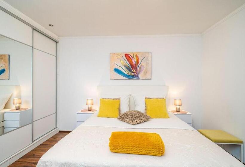Apartamento 2 Dormitórios Vista Mar, Apartments Sandito