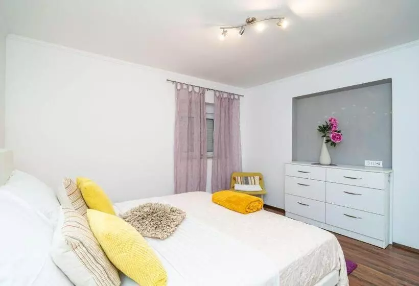 آپارتمان 2 خوابه با چشم‌انداز دریا, Apartments Sandito