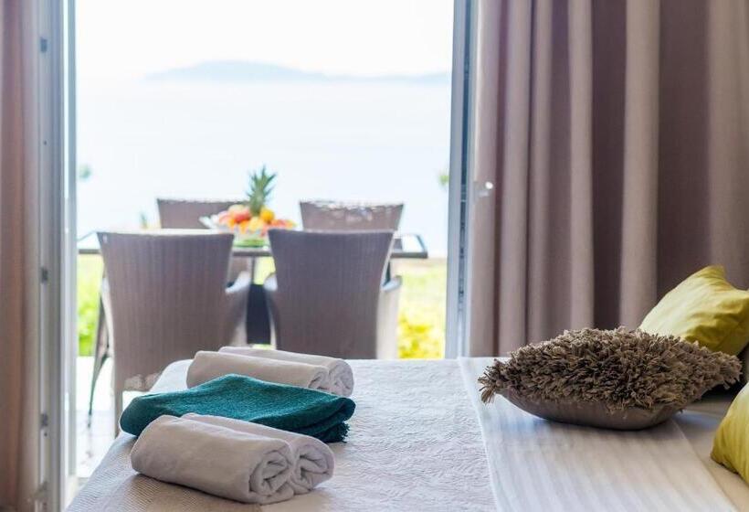 דירת חדר שינה עם טרסה ונוף לים, Apartments Sandito