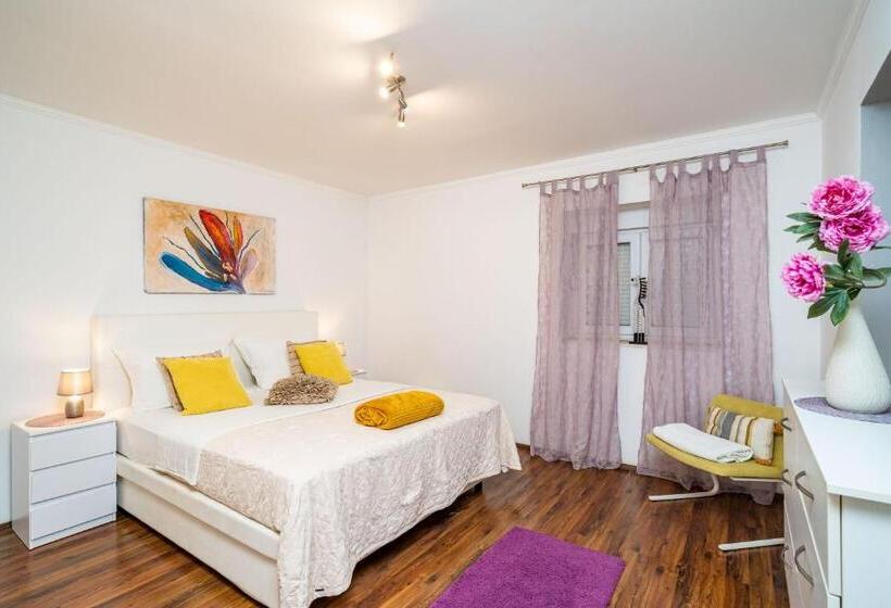 Apartamento 2 Dormitórios Vista Mar, Apartments Sandito