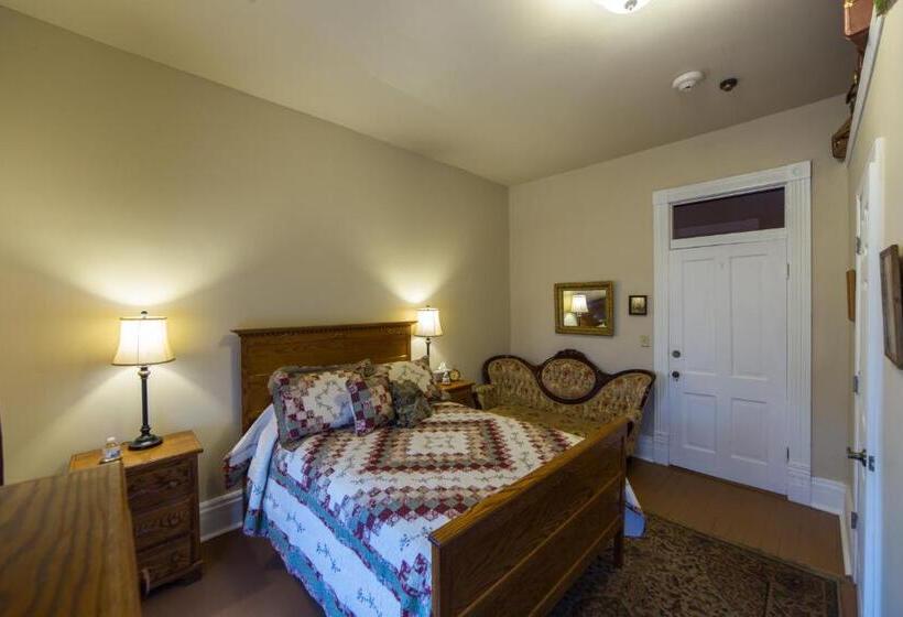 带大床的豪华间, Grand Victorian Inn