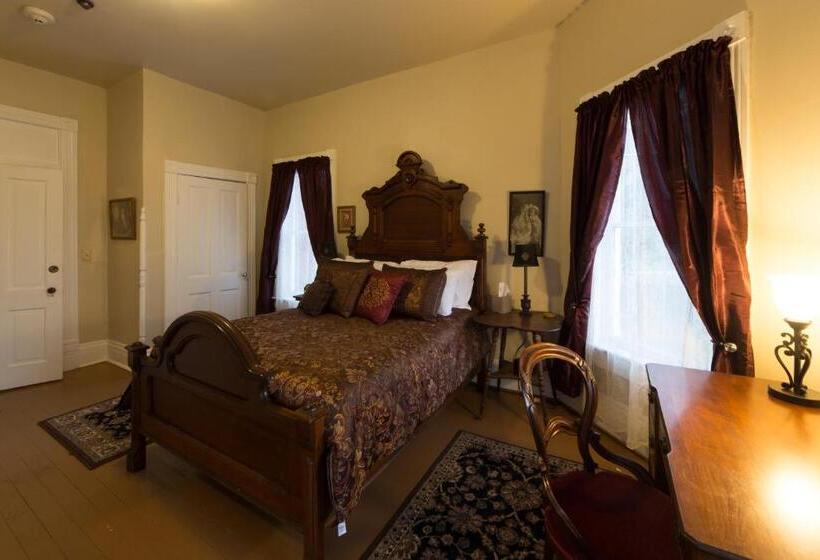 带大床的豪华间, Grand Victorian Inn