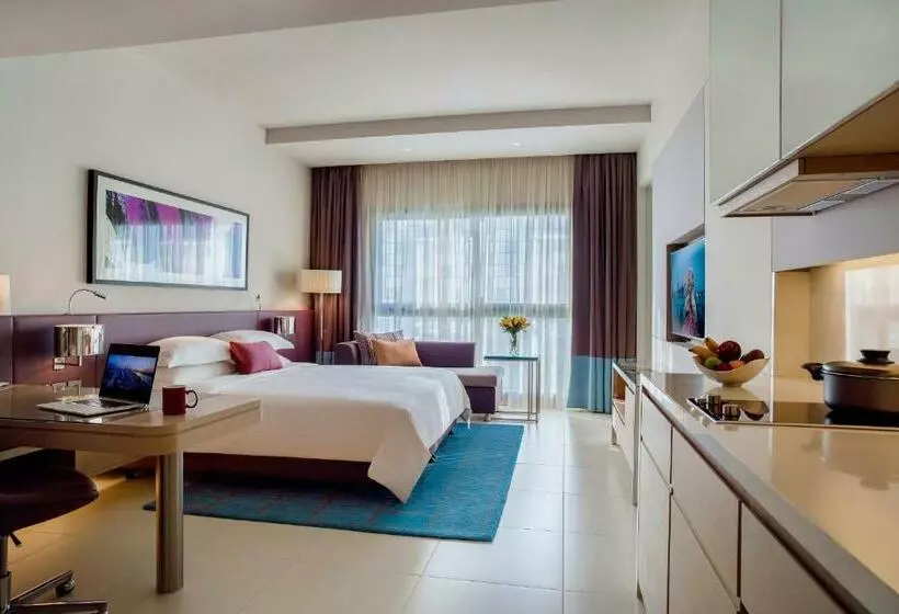 ダブルベッドスタンダードルーム, Capital Centre Arjaan By Rotana