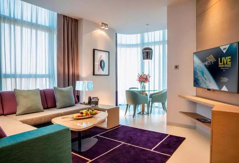 スイート, Capital Centre Arjaan By Rotana