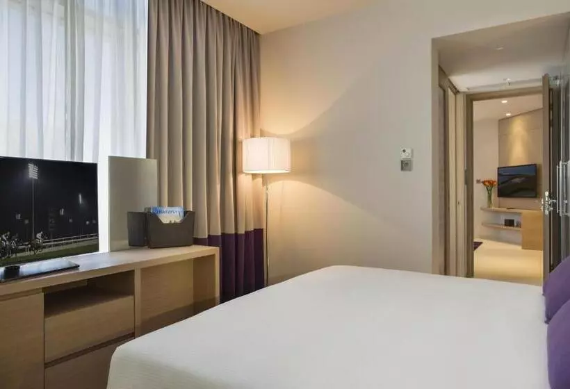 スイート, Capital Centre Arjaan By Rotana