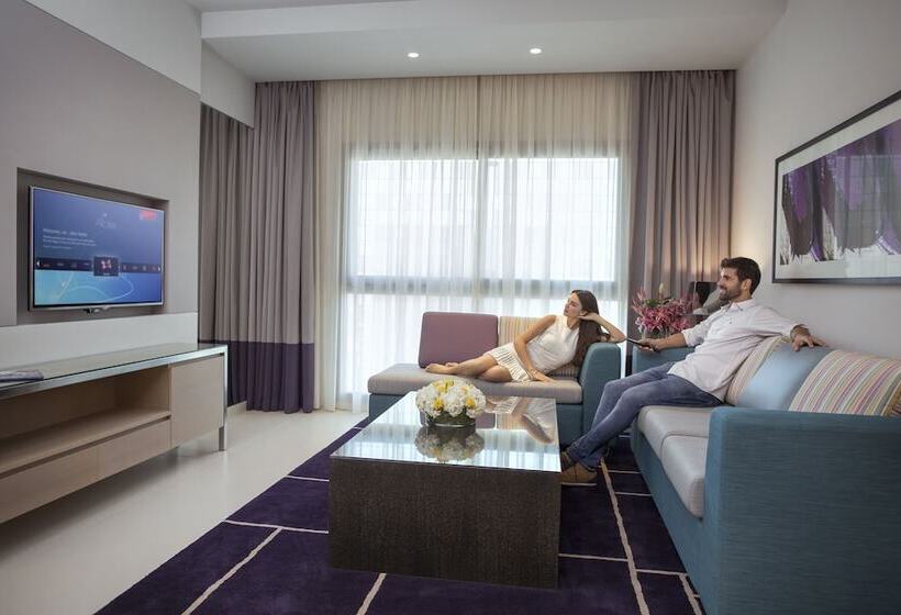 سوییت, Capital Centre Arjaan By Rotana