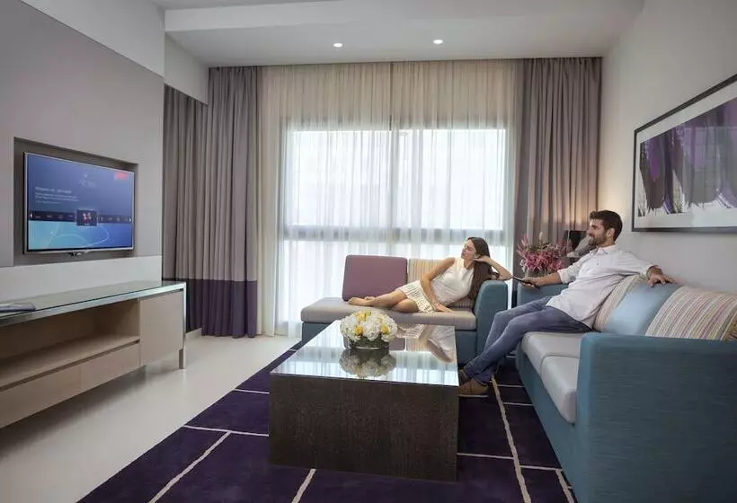 スイート, Capital Centre Arjaan By Rotana
