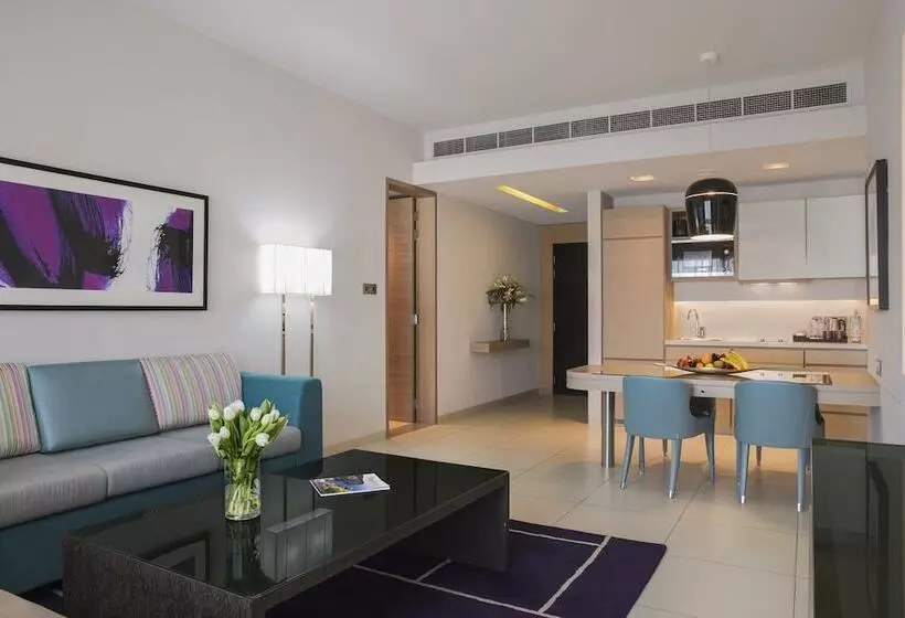 スイート, Capital Centre Arjaan By Rotana