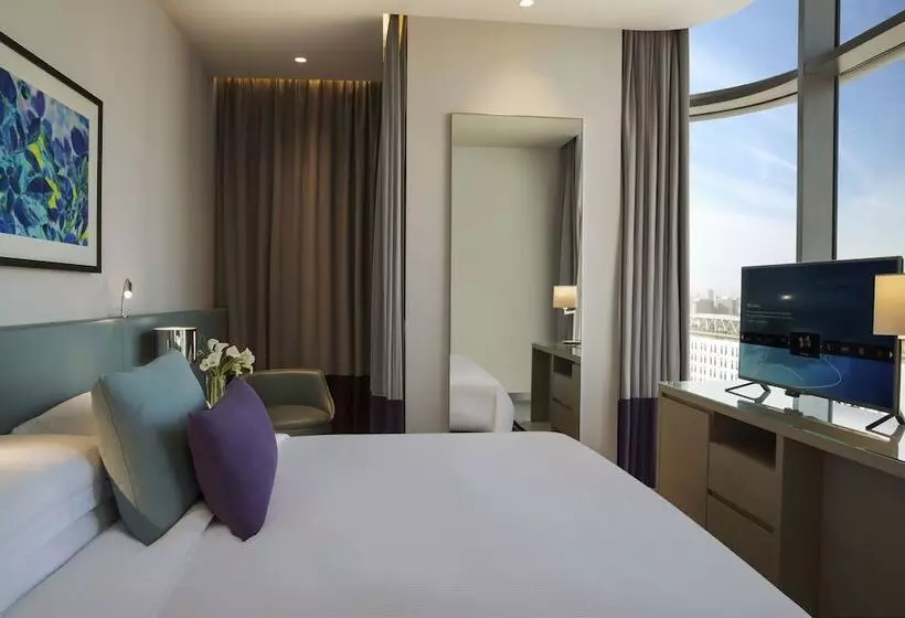 スイート, Capital Centre Arjaan By Rotana