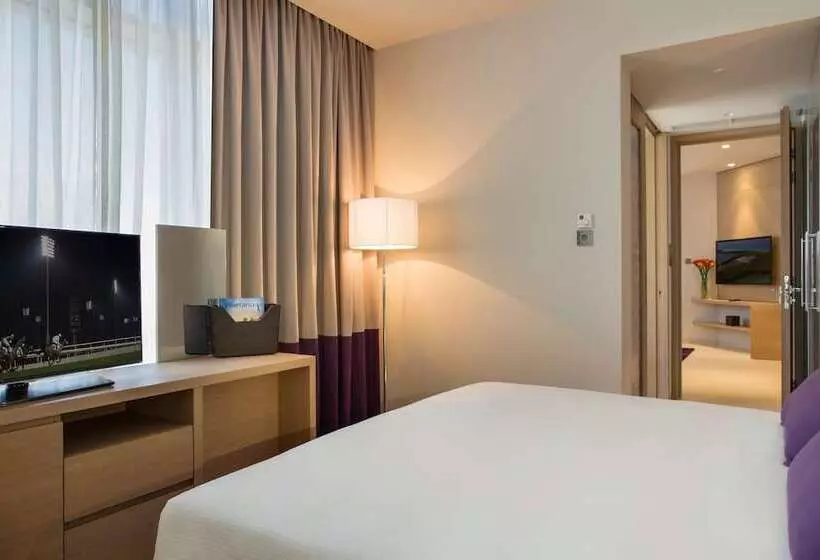 スイート, Capital Centre Arjaan By Rotana