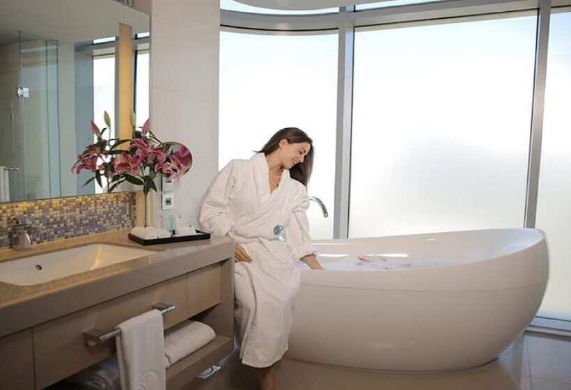 سوییت, Capital Centre Arjaan By Rotana