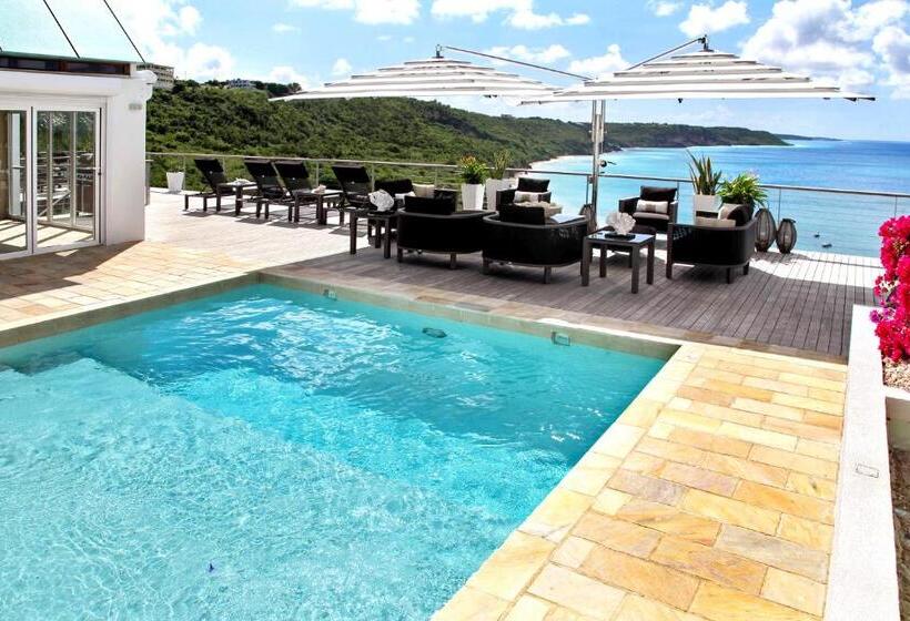 ویلا دلوکس 3 خوابه, Ceblue Villas