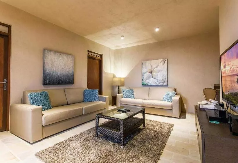 ویلای 5 خوابه, Ceblue Villas