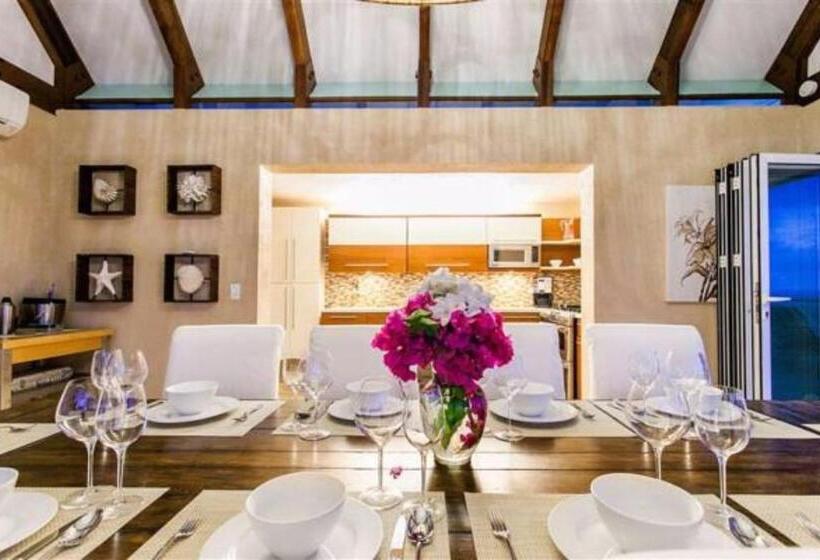 ویلای 5 خوابه, Ceblue Villas