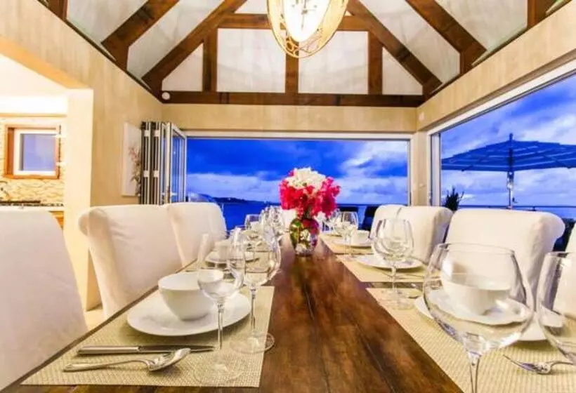 ویلای 5 خوابه, Ceblue Villas