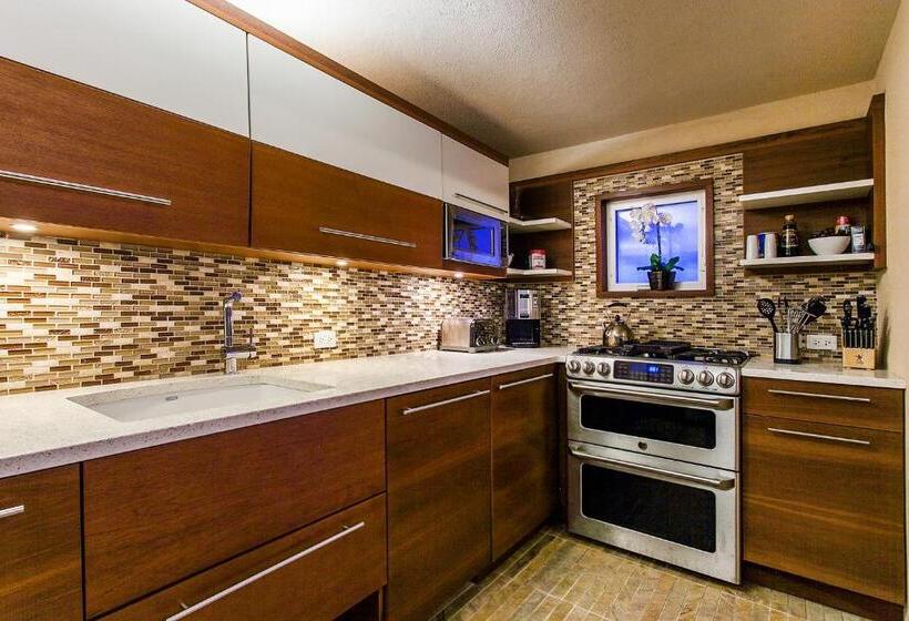 ویلای 5 خوابه, Ceblue Villas