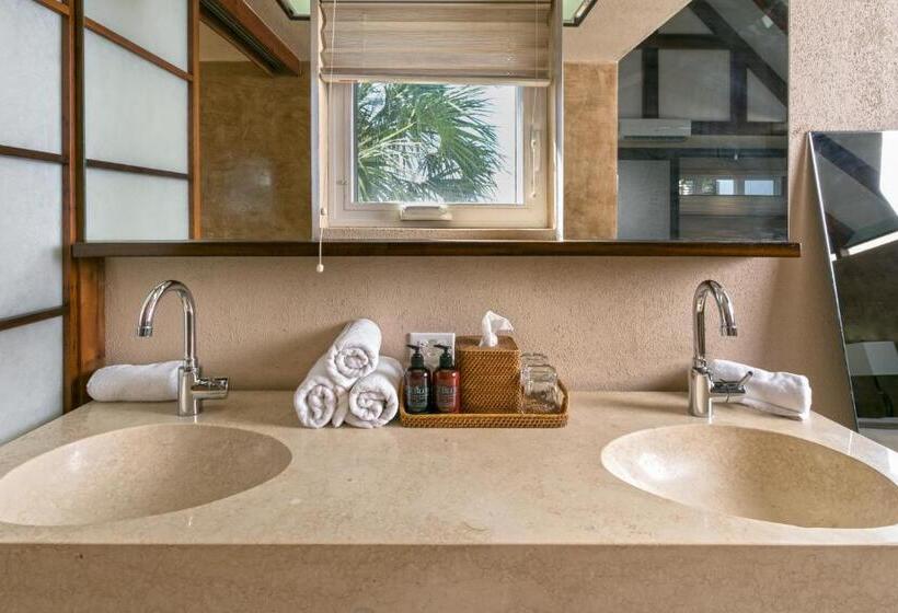 ویلای یک اتاق خوابه با استخر شنا, Ceblue Villas