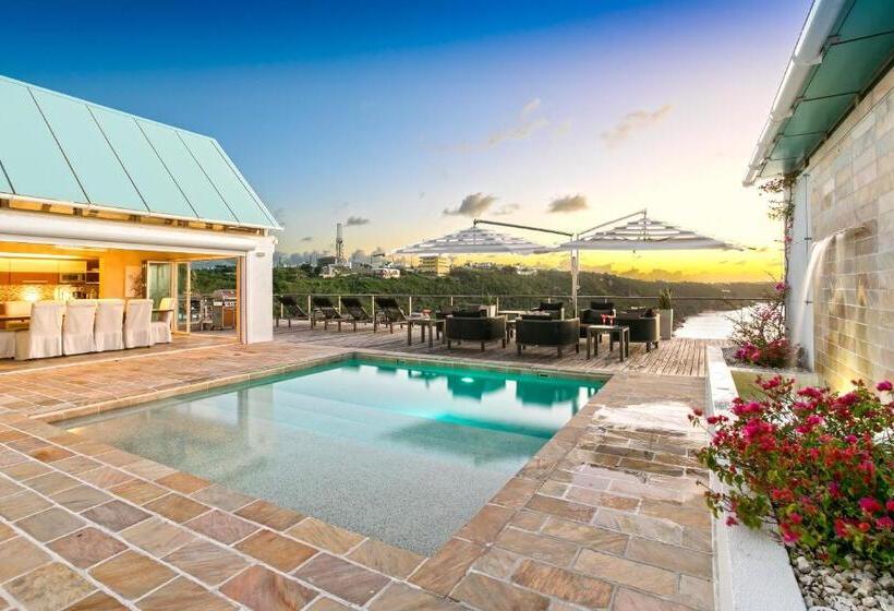 ویلای یک اتاق خوابه با استخر شنا, Ceblue Villas