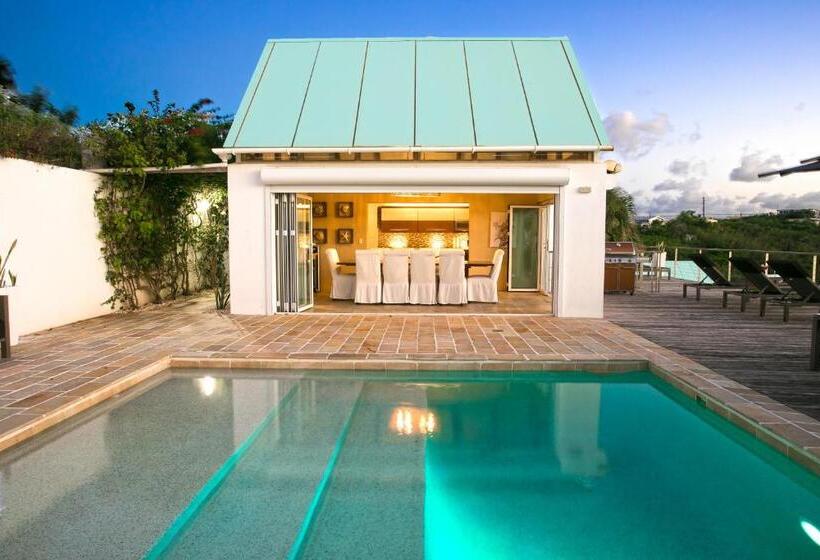 ویلای یک اتاق خوابه با استخر شنا, Ceblue Villas