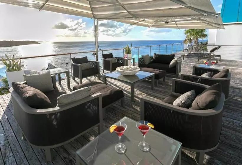 ویلای یک اتاق خوابه با استخر شنا, Ceblue Villas