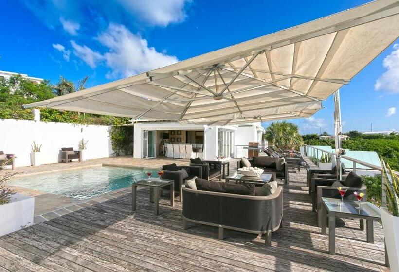 ویلای یک اتاق خوابه با استخر شنا, Ceblue Villas