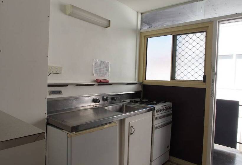 إستوديو كلاسيكى, City Beach Motel