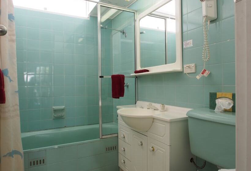 إستديو عائلى, City Beach Motel