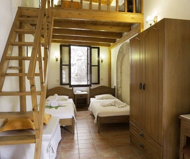 סוויטה משפחתית, Camelot Traditional & Classic