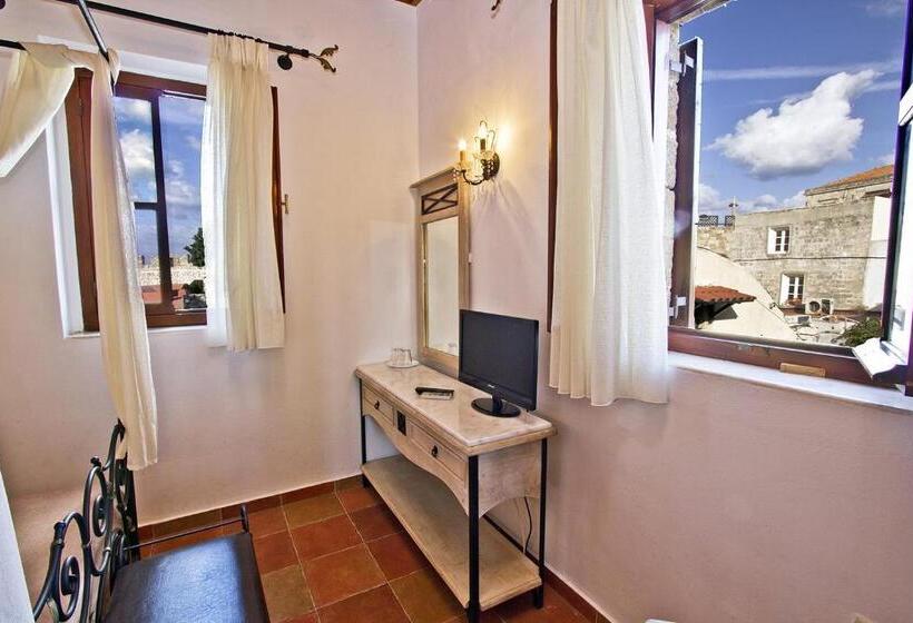 חדר סופריור, Camelot Traditional & Classic