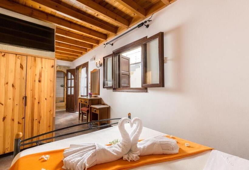 סטודיו סטנדרט עם מרפסת, Camelot Traditional & Classic