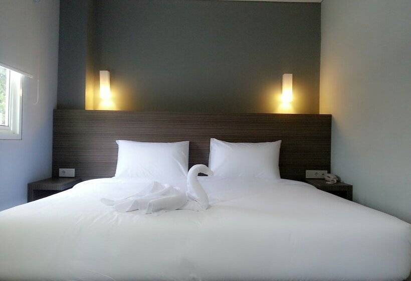 חדר דלוקס, Izi Hotels