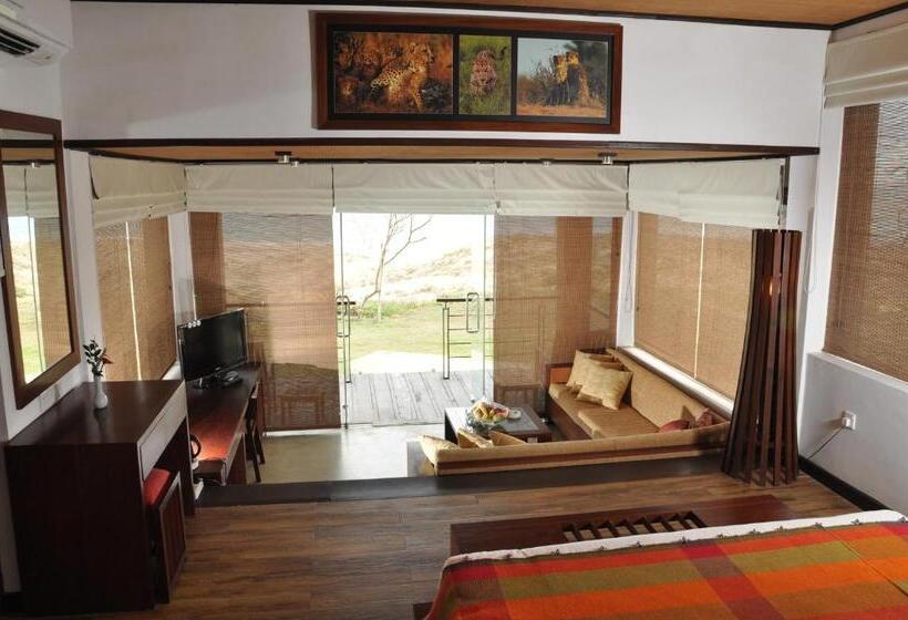 Номер Deluxe Вид на Море с Балконом, Laya Safari Resorts & Spa