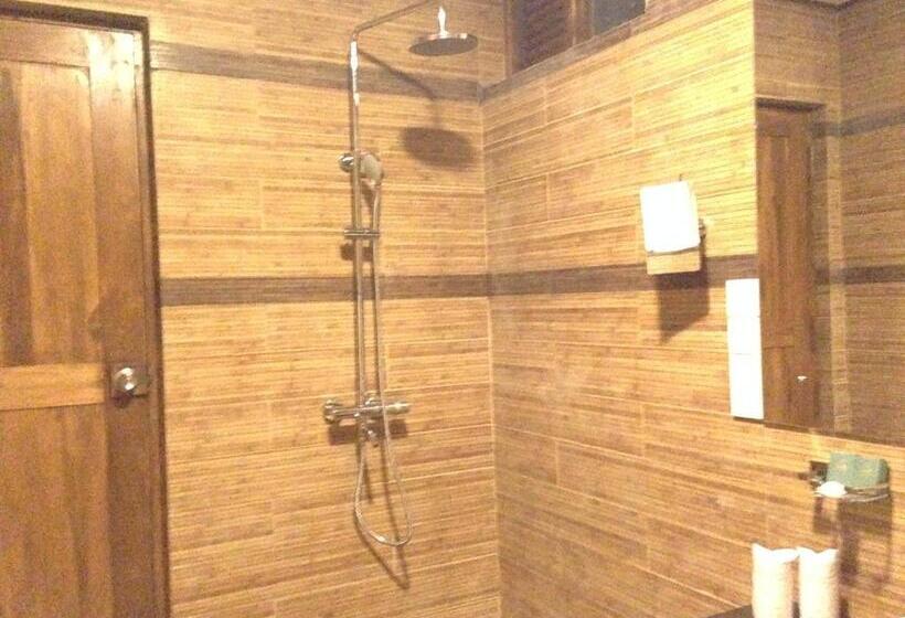 Номер Стандарт, Laya Safari Resorts & Spa