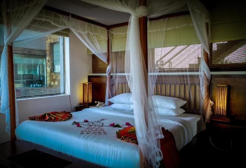 Номер Deluxe Вид на Море с Балконом, Laya Safari Resorts & Spa