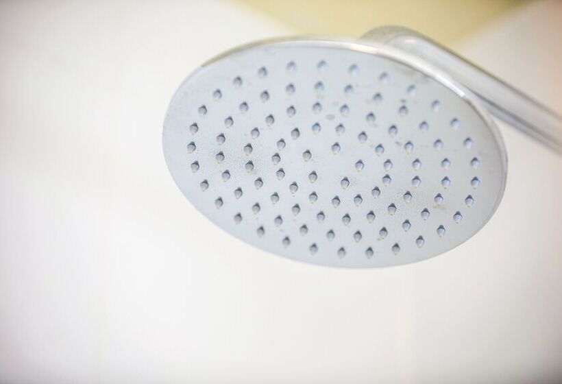 家庭工作室, Nightcap At Shoppingtown