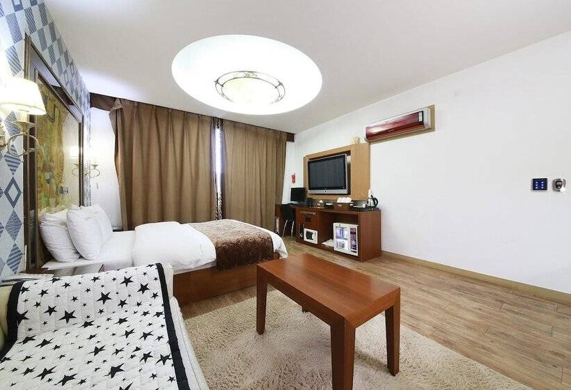 חדר דלוקס, Carlton