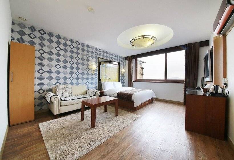 חדר דלוקס, Carlton