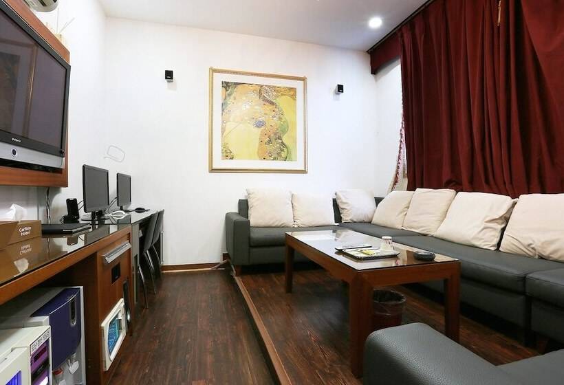 סוויטה, Carlton