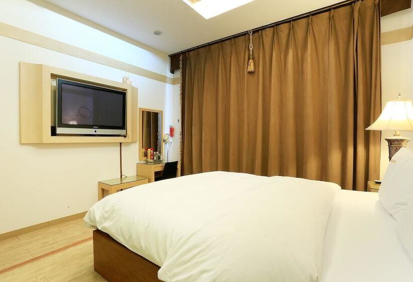 סוויטה, Carlton