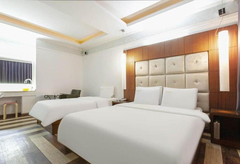 חדר דלוקס, Carlton