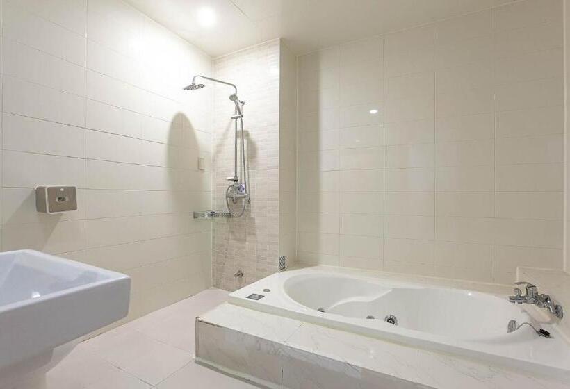 חדר דלוקס, Carlton