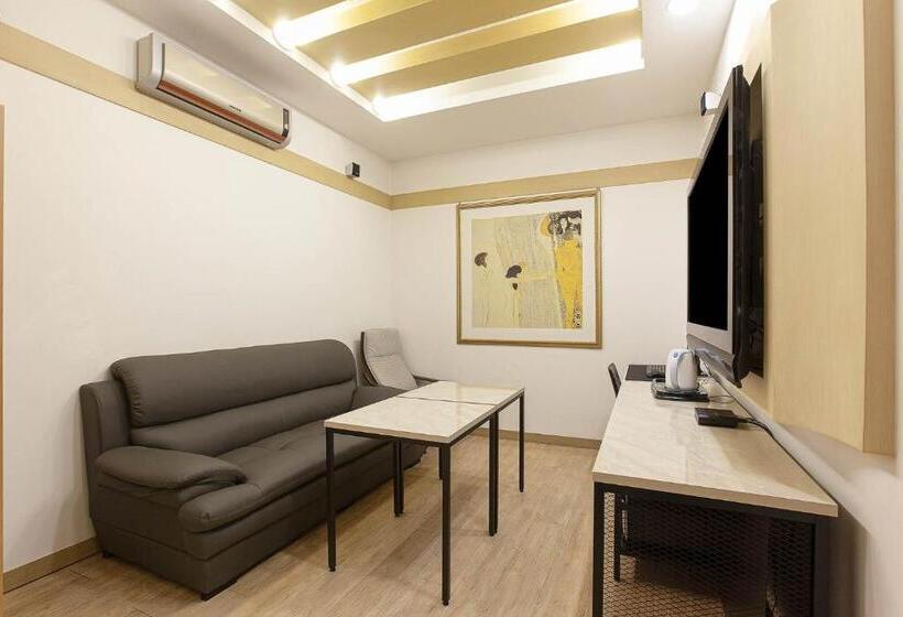 סוויטה, Carlton