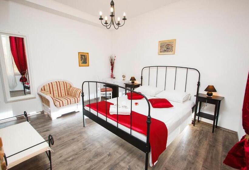 Quarto Estandar, Prior Suites Split