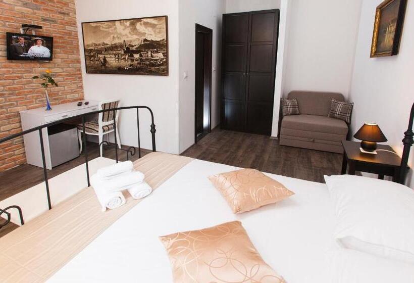 Quarto Deluxe com Sacada, Prior Suites Split
