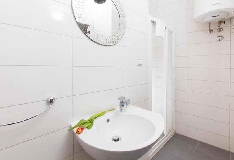 Quarto Estandar com Sacada, Prior Suites Split